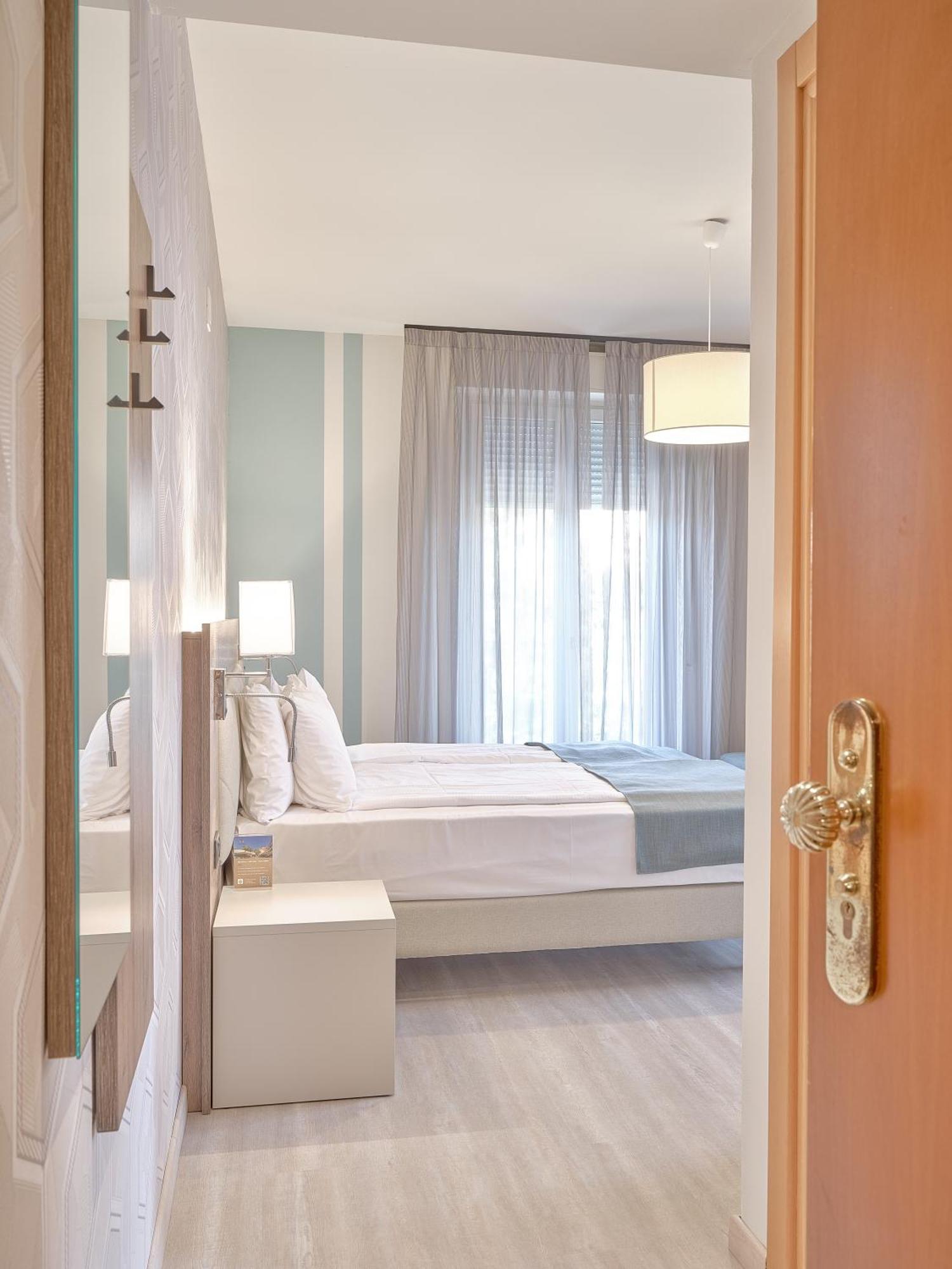 Hotel Bisesti ***S 가르다 외부 사진